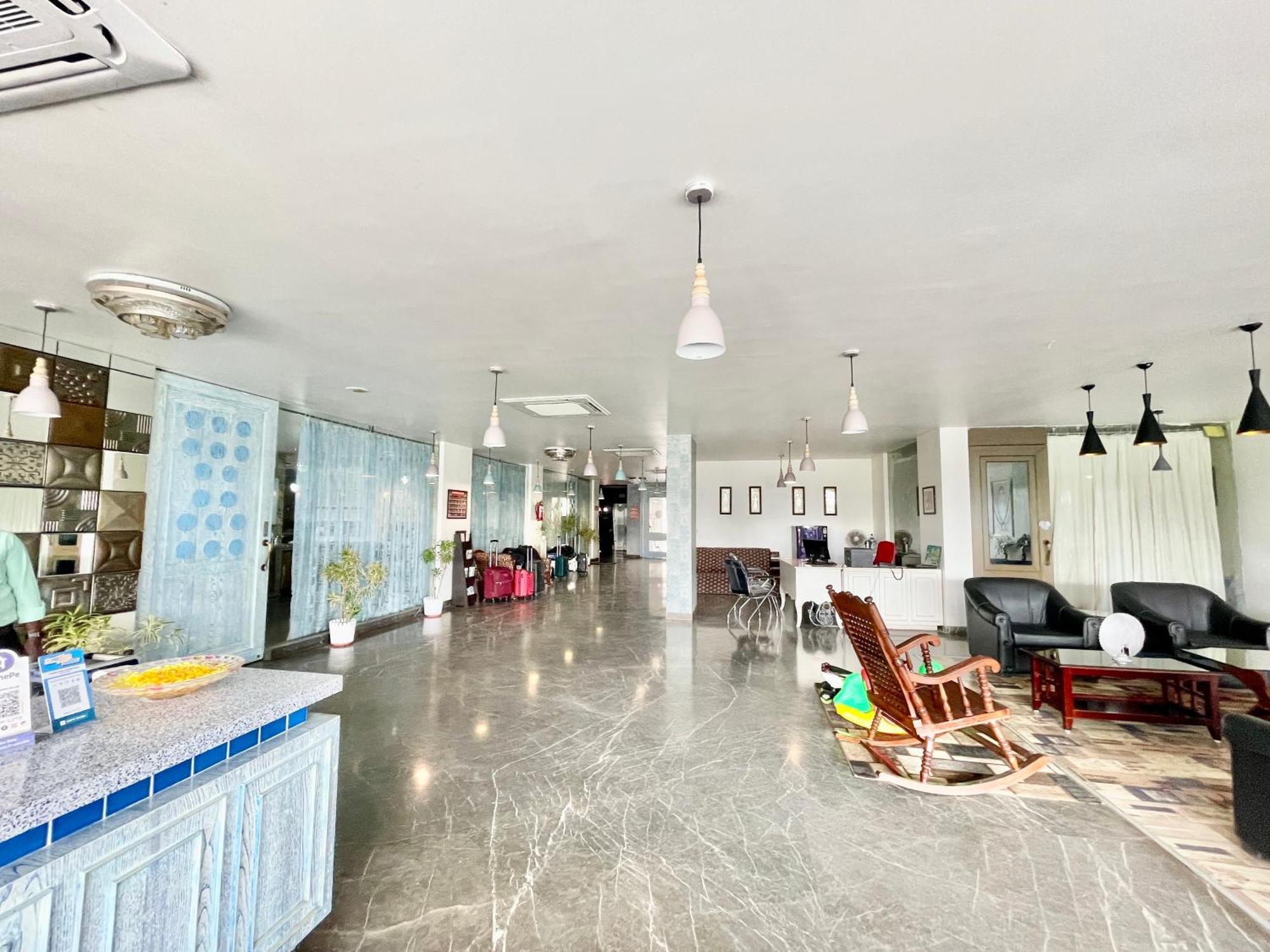 Hotel V-I Near Sea , Puri Private-Park -Gym-Spa Fully-Airconditioned-Hotel Lift-And-Parking-Facilities Breakfast-Included エクステリア 写真