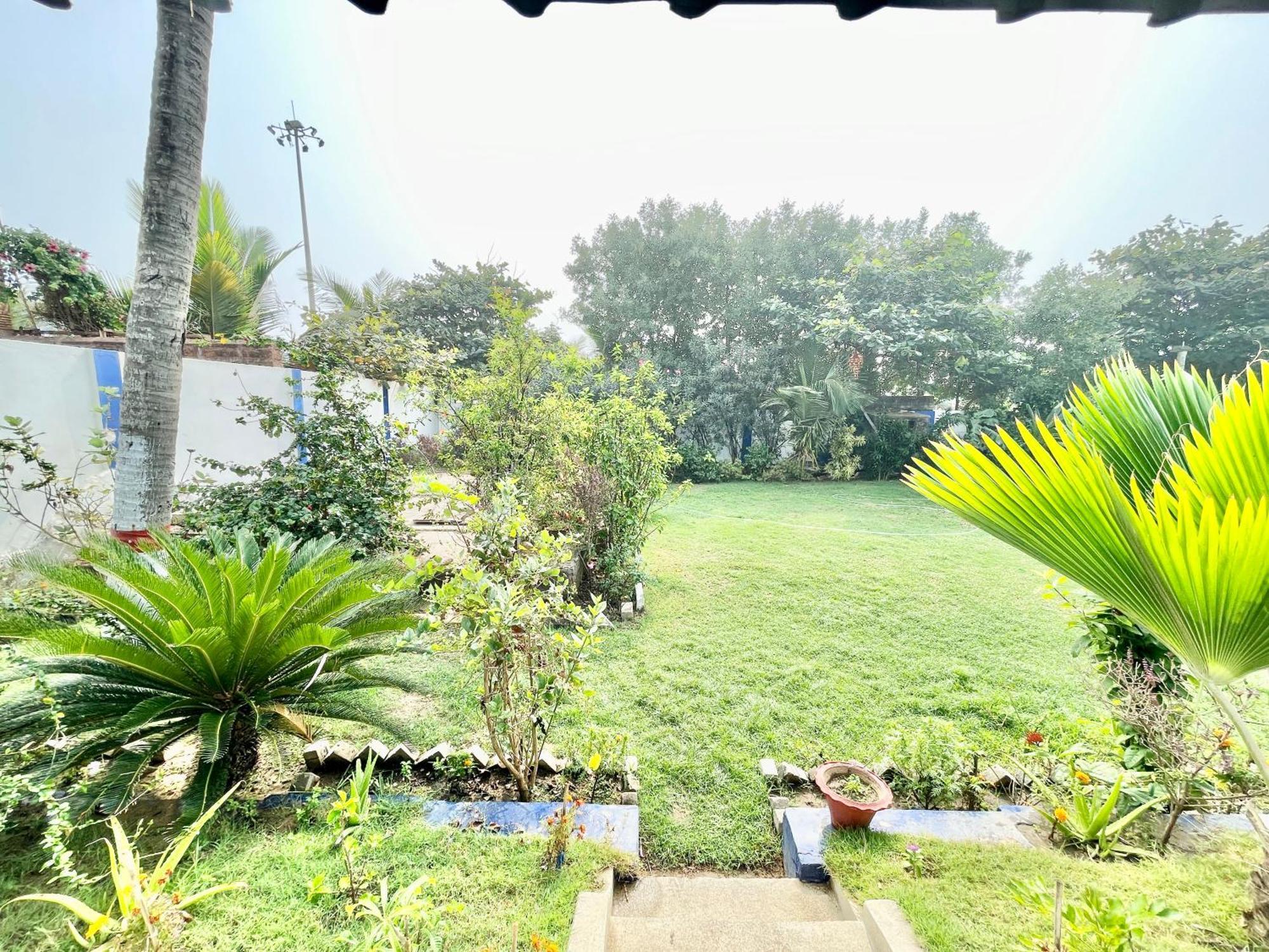 Hotel V-I Near Sea , Puri Private-Park -Gym-Spa Fully-Airconditioned-Hotel Lift-And-Parking-Facilities Breakfast-Included エクステリア 写真