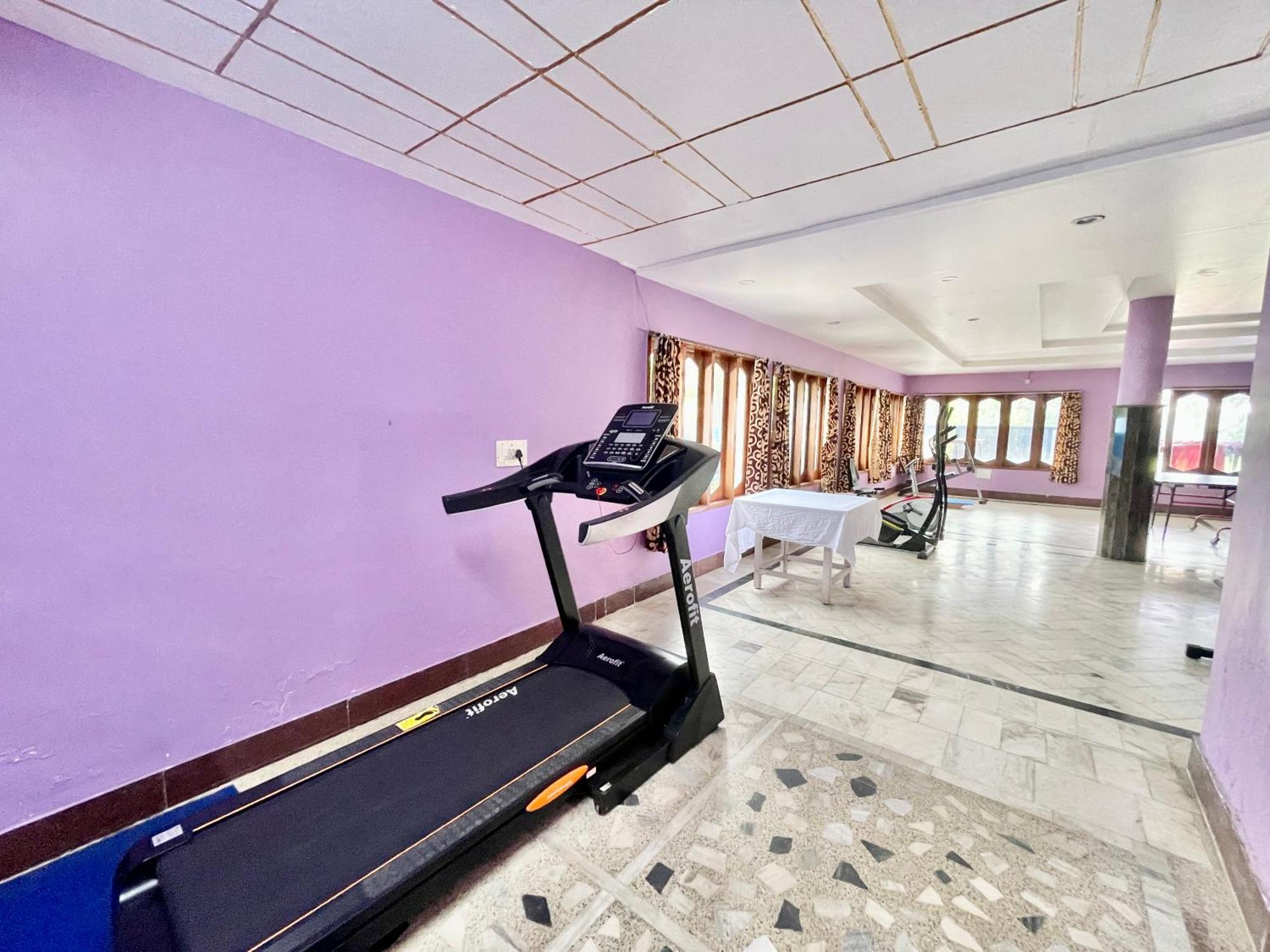 Hotel V-I Near Sea , Puri Private-Park -Gym-Spa Fully-Airconditioned-Hotel Lift-And-Parking-Facilities Breakfast-Included エクステリア 写真
