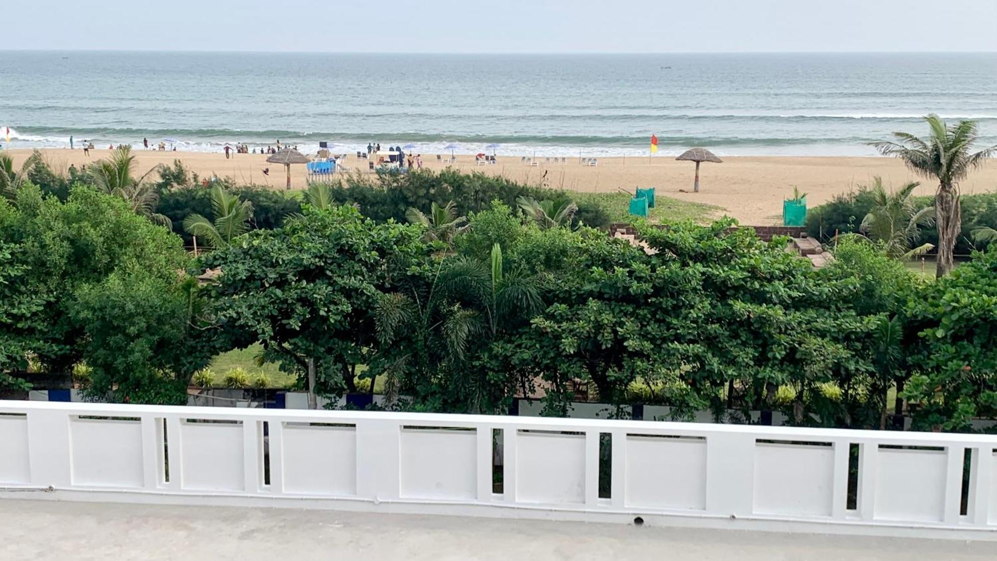Hotel V-I Near Sea , Puri Private-Park -Gym-Spa Fully-Airconditioned-Hotel Lift-And-Parking-Facilities Breakfast-Included エクステリア 写真